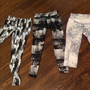 Forever 21/old navy women Leggings in Black, Gray, and White s-m
